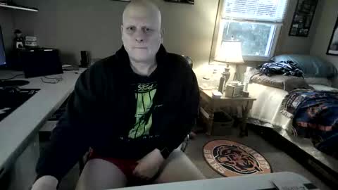 MrClean55 online show from 12/18/25, 04:35