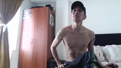 mrcock_col online show from 01/20/25, 05:37