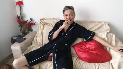 mrcock_col online show from 04/01/26, 12:50