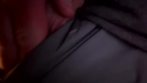 mreric_210 online show from 10/24/25, 04:42