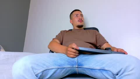 Mr Fox online show from 04/10/26, 07:51