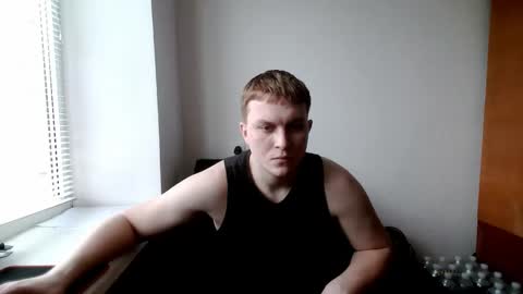 Snapshot of mrheat_ chatting on 02/15/26, 12:36 Max online show from 02/15/26, 12:36