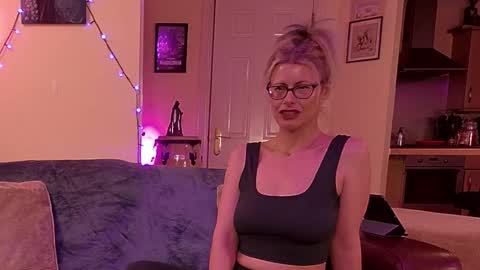 Snapshot of mrjandmrsj2014 chatting on 02/18/25, 05:21 Mr Mrs J online show from 02/18/25, 05:21