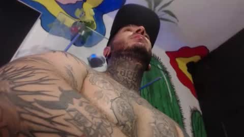 Snapshot of mrmanny__ chatting on 12/17/25, 08:42 mrmanny__ online show from 12/17/25, 08:42