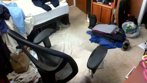 Snapshot of mrmazo11 chatting on 11/15/25, 06:59 mrmazo online show from 11/15/25, 06:59