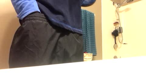 Snapshot of mrmeltyourheart chatting on 11/04/25, 02:21 James online show from 11/04/25, 02:21