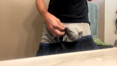 Snapshot of mrmeltyourheart chatting on 11/11/25, 08:42 James online show from 11/11/25, 08:42