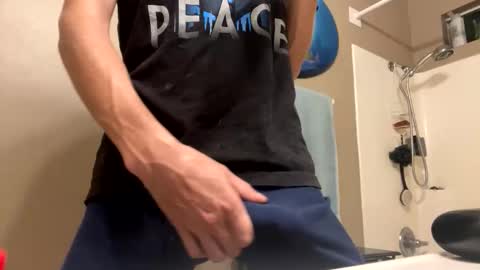 Snapshot of mrmeltyourheart chatting on 11/16/25, 12:33 James online show from 11/16/25, 12:33