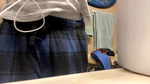 Snapshot of mrmeltyourheart chatting on 11/18/25, 09:03 James online show from 11/18/25, 09:03