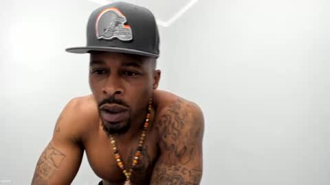 Snapshot of mromg007 chatting on 12/29/24, 09:52 mromg007 online show from 12/29/24, 09:52