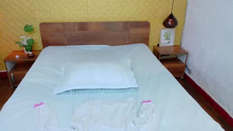 Snapshot of mrs_buttocks chatting on 12/31/24, 12:57 mrs_buttocks online show from 12/31/24, 12:57