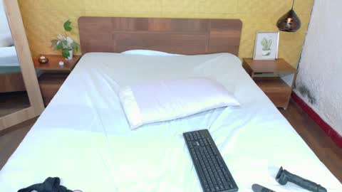 Snapshot of mrs_buttocks chatting on 01/08/25, 05:26 mrs_buttocks online show from 01/08/25, 05:26