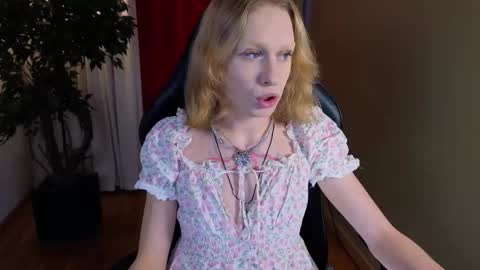 Snapshot of mrs_mills chatting on 11/21/25, 10:25 Barbie online show from 11/21/25, 10:25