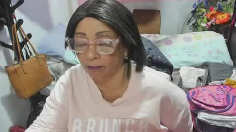 Snapshot of mrs_mommy chatting on 06/11/26, 12:54 mrs_mommy online show from 06/11/26, 12:54
