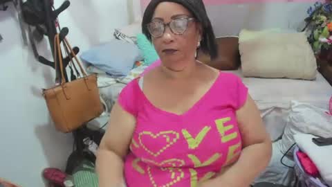 Snapshot of mrs_mommy chatting on 06/11/26, 07:01 mrs_mommy online show from 06/11/26, 07:01