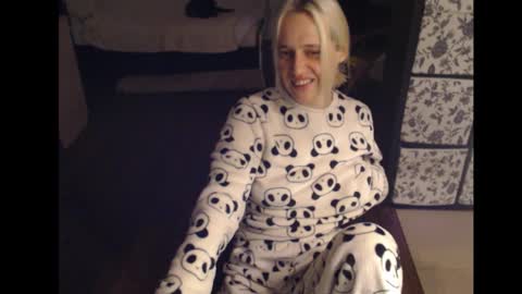 Sasha online show from 09/16/25, 02:45