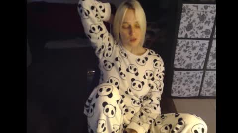 Sasha online show from 09/18/25, 04:14