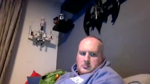 Snapshot of mrzwolle chatting on 12/06/24, 03:44 mrzwolle online show from 12/06/24, 03:44