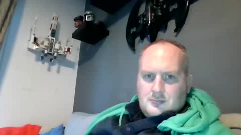 Snapshot of mrzwolle chatting on 12/19/24, 01:51 mrzwolle online show from 12/19/24, 01:51