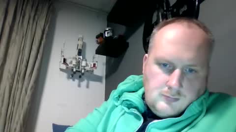 Snapshot of mrzwolle chatting on 01/02/25, 04:02 mrzwolle online show from 01/02/25, 04:02