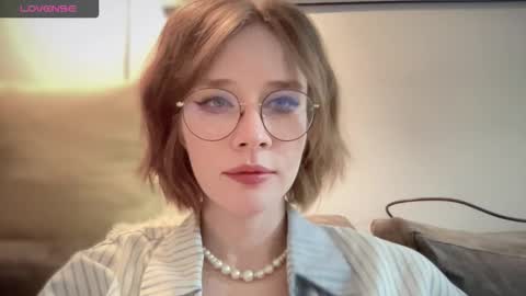 ms_christiana online show from 11/17/25, 03:45