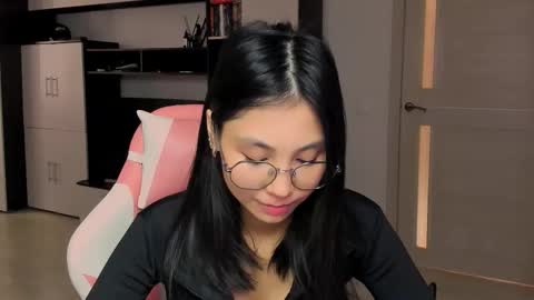 Snapshot of ms_emily_ chatting on 09/25/25, 09:57 ms_emily_ online show from 09/25/25, 09:57