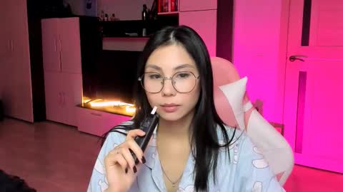 Snapshot of ms_emily_ chatting on 11/27/25, 05:48 ms_emily_ online show from 11/27/25, 05:48