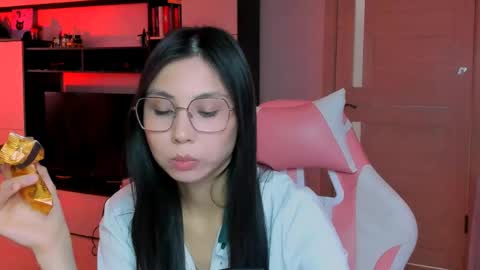 ms_emily_ online show from 04/28/26, 11:15