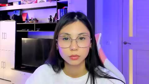 ms_emily_ online show from 06/20/26, 10:51