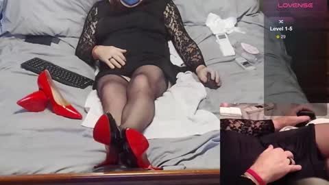 Snapshot of ms_jen chatting on 02/03/25, 12:25 Jennifer online show from 02/03/25, 12:25