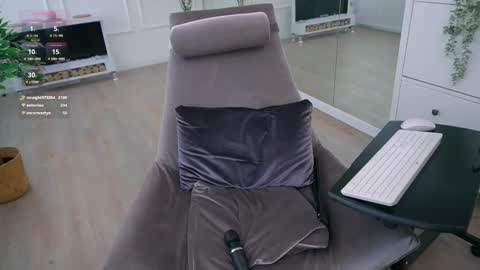 Snapshot of ms_lawless chatting on 02/03/25, 04:52 Samantha online show from 02/03/25, 04:52