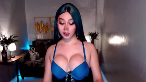 Snapshot of ms_lhaydeebunny chatting on 03/07/25, 05:38 Evon online show from 03/07/25, 05:38