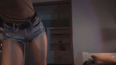 Snapshot of ms_lorelei chatting on 01/03/25, 08:01 Lore online show from 01/03/25, 08:01