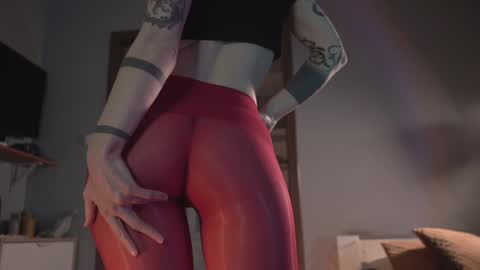 Snapshot of ms_lorelei chatting on 01/30/25, 08:10 Lore online show from 01/30/25, 08:10