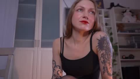 Snapshot of ms_lorelei chatting on 10/24/25, 07:10 Lore online show from 10/24/25, 07:10