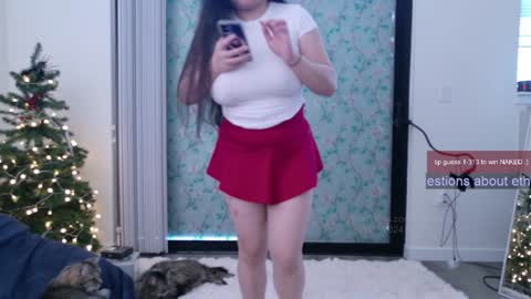 Snapshot of ms_mochii chatting on 12/21/24, 07:49 R o r i SnapChat heyroriv2 wednesday - sunday Noon oclock mountain - 5pm mountain online show from 12/21/24, 07:49