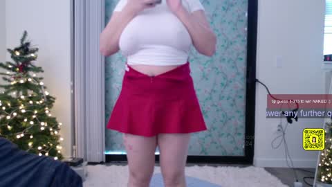 Snapshot of ms_mochii chatting on 12/21/24, 10:51 R o r i SnapChat heyroriv2 wednesday - sunday Noon oclock mountain - 5pm mountain online show from 12/21/24, 10:51