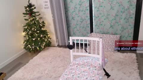 Snapshot of ms_mochii chatting on 02/20/25, 10:48 R o r i SnapChat heyroriv2 wednesday - sunday Noon oclock mountain - 5pm mountain online show from 02/20/25, 10:48