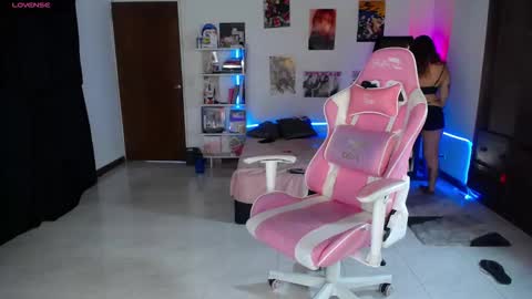 Manuela3 online show from 11/18/25, 06:45