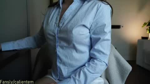 Snapshot of ms_seductive chatting on 05/17/26, 01:40 Your M online show from 05/17/26, 01:40