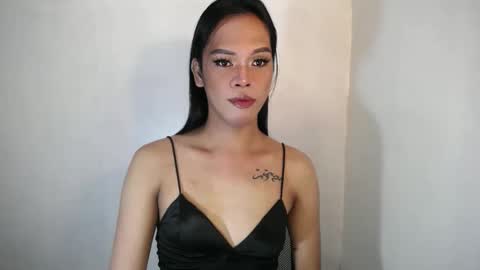 selena online show from 02/10/25, 02:26