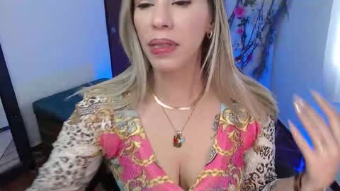 Sofia online show from 10/23/25, 04:17