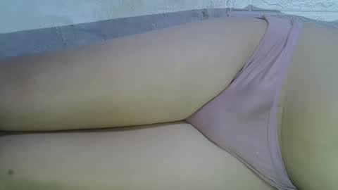 Snapshot of mscumshotter chatting on 12/25/24, 02:03 mscumshotter online show from 12/25/24, 02:03