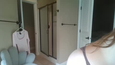 msfreckles92 online show from 05/29/26, 03:54