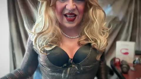 mskarentoy online show from 04/01/26, 07:11