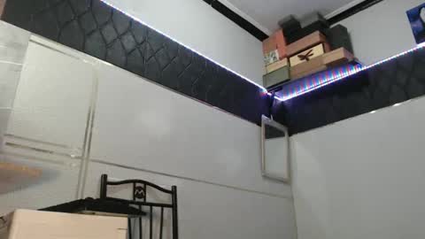 Snapshot of mskimts chatting on 02/21/25, 08:27 mskimts online show from 02/21/25, 08:27