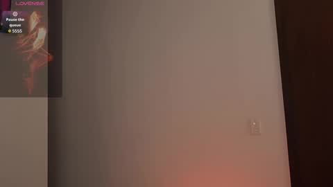 Snapshot of mssophie_war chatting on 12/17/25, 05:52 Sophie online show from 12/17/25, 05:52