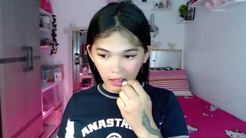 Snapshot of mstefany chatting on 10/06/25, 05:43 tefany online show from 10/06/25, 05:43