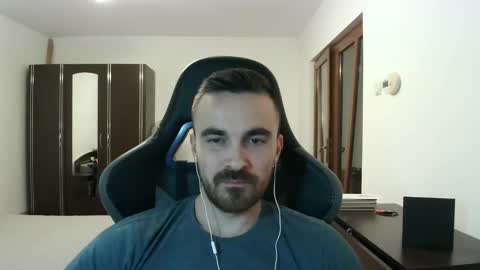 Snapshot of mu5clemania chatting on 01/15/26, 07:39 Victor online show from 01/15/26, 07:39