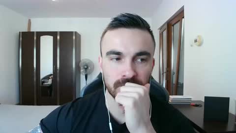 Snapshot of mu5clemania chatting on 01/16/26, 07:45 Victor online show from 01/16/26, 07:45